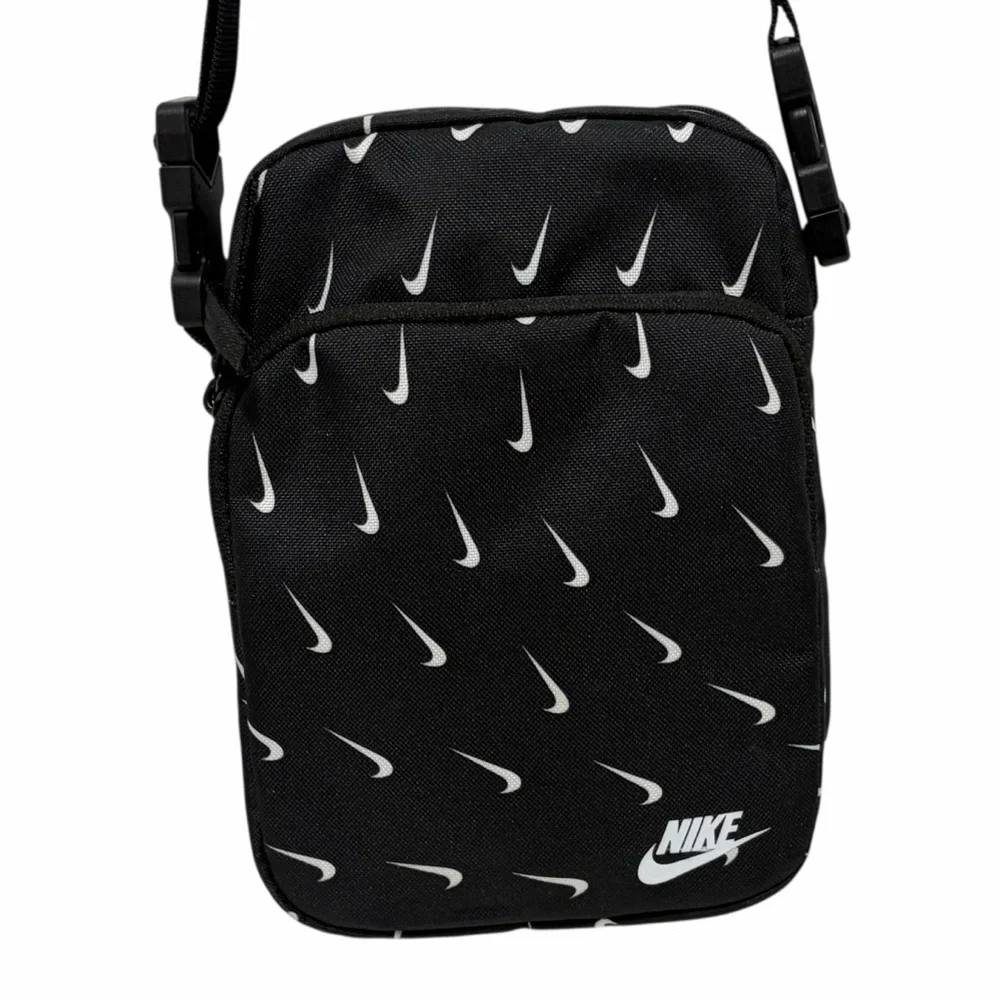 Nike Swoop Black & White Lightweight Minimalist  Travel Crossbody Bag - NWOT